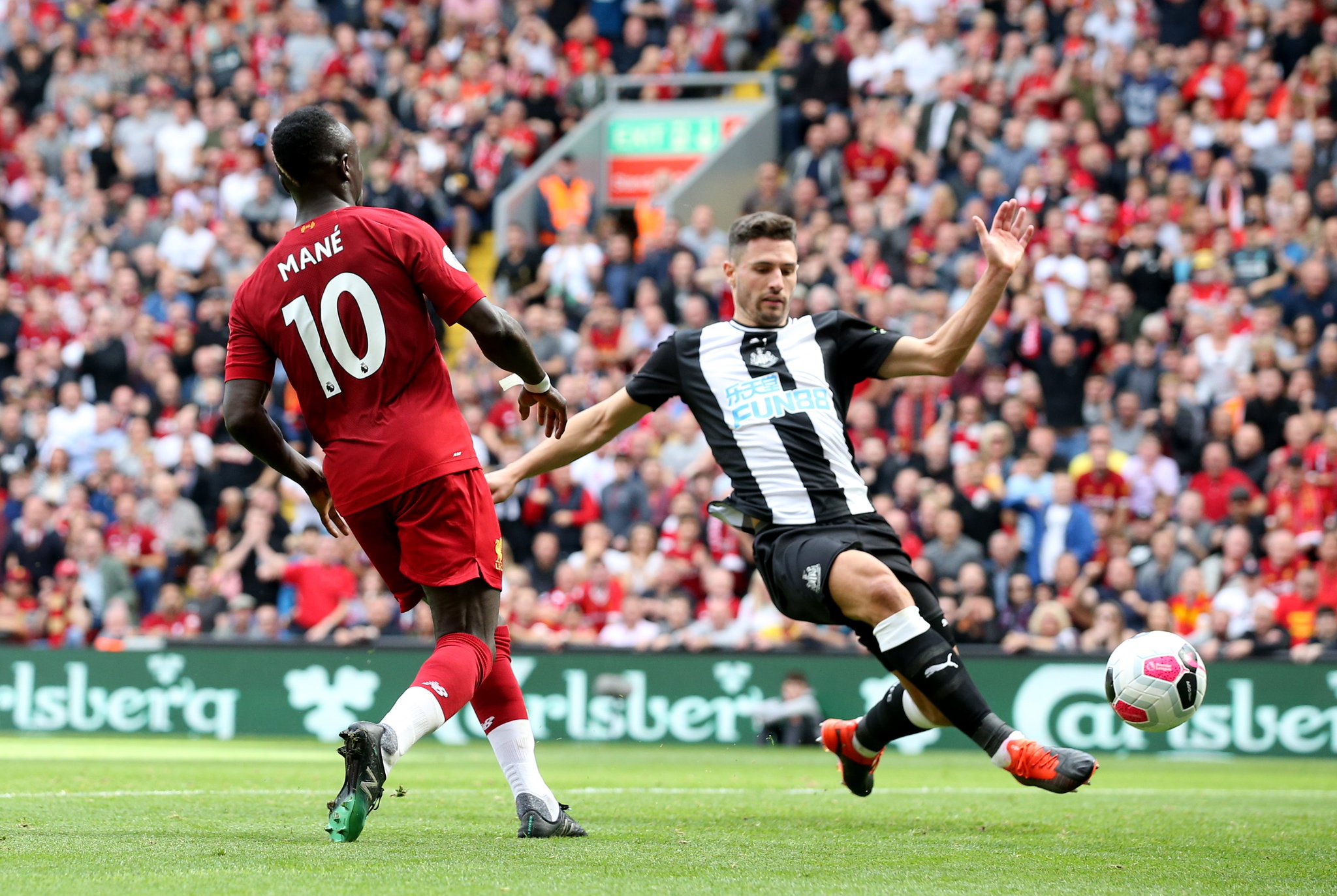 埃迪-豪：俱乐部在处理伊萨克的事，我通过媒体知道他在皇社.